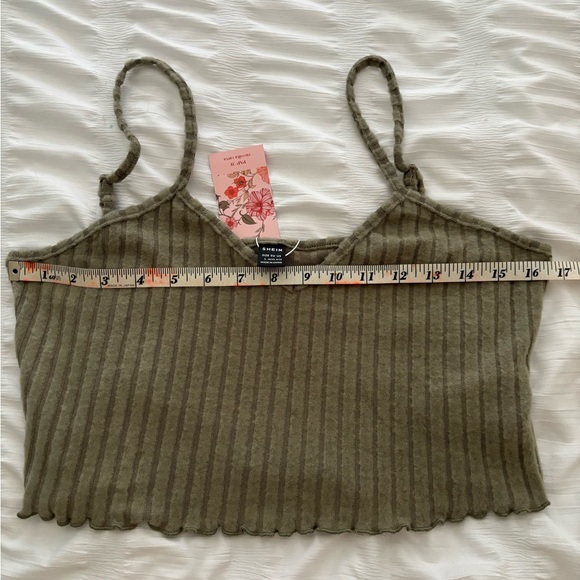 🏖️NWT SHEIN Mod crop top -size large - Picture 6 of 6